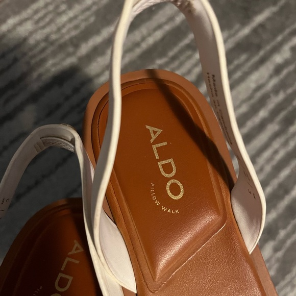 Aldo Agreinwan White Flat Sandals- size 6 - Picture 7 of 7